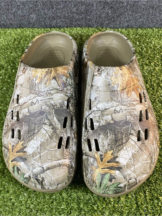 RealTree Edge Camouflage SlidesMen\'s Size 7 Mules Slip-Ons Plastic